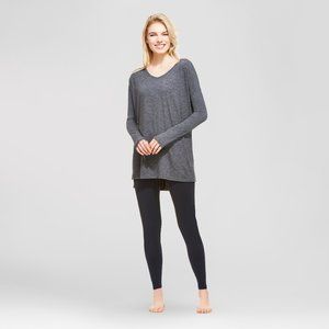Wander Hottotties Grey Large V-Neck Heather Top